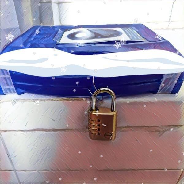 Combination padlock prop idea