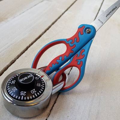 Combination padlock prop idea